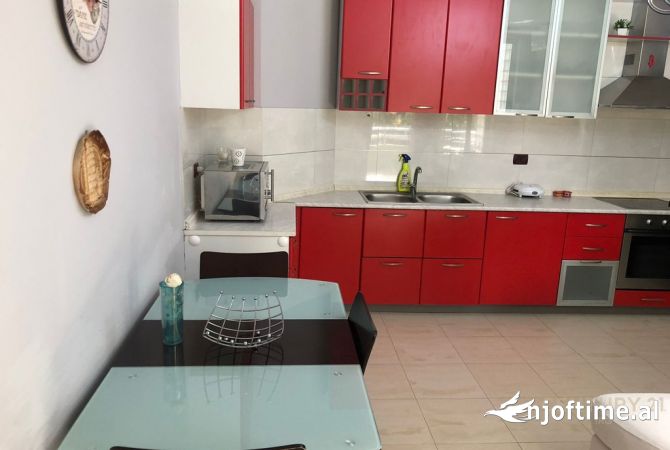 Shtepi me qera Apartament ne Tirane, 2+1, Mobilimi E mobiluar, Pagesa 750  Euro.