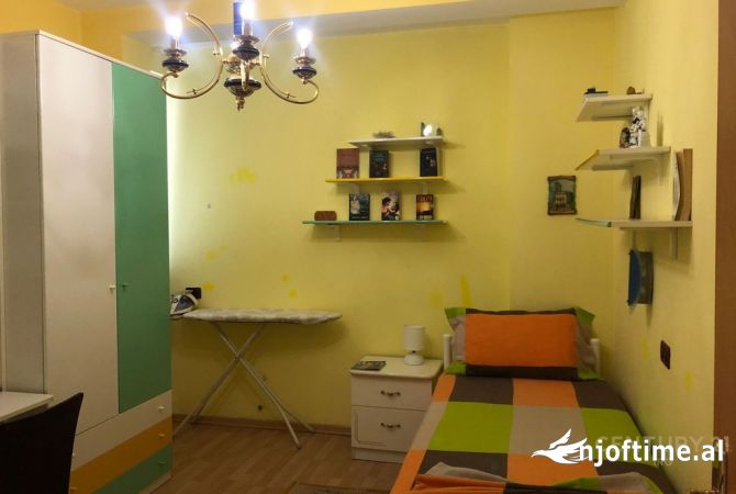 Shtepi me qera Apartament ne Tirane, 2+1, Mobilimi E mobiluar, Pagesa 750  Euro.