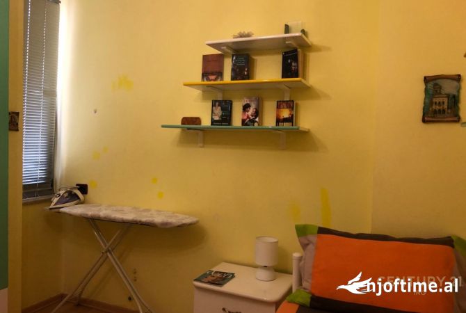 Shtepi me qera Apartament ne Tirane, 2+1, Mobilimi E mobiluar, Pagesa 750  Euro.