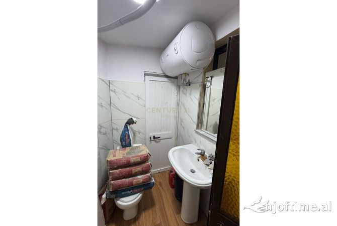 Shtepi me qera Apartament ne Tirane, 1+1, Mobilimi E mobiluar, Pagesa 400  Euro.