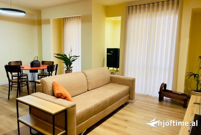 Shtepi me qera Apartament ne Tirane, 2+1, Mobilimi E mobiluar, Pagesa 800  Euro.