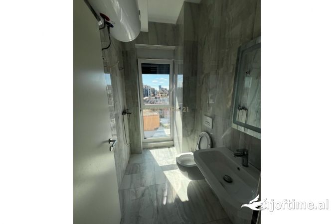 Shtepi me qera 2+1 ne Tirane - 650 Euro