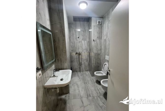 Shtepi me qera Apartament ne Tirane, 2+1, Mobilimi E mobiluar, Pagesa 650  Euro.