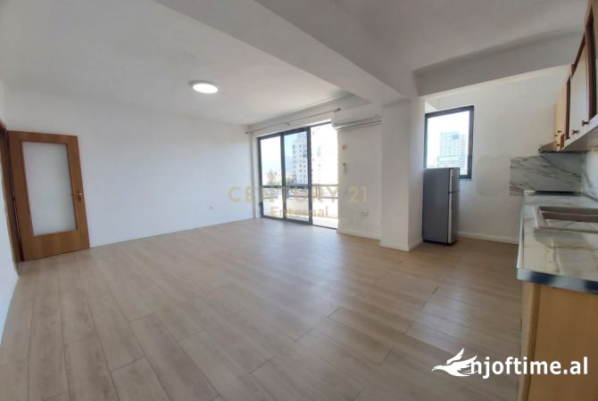 Shtepi me qera Apartament ne Tirane, 3+1, Mobilimi Bosh, pa mobiluar, Pagesa 1,000  Euro.