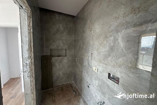 Shtepi ne shitje Apartament ne Tirane, 2+1, Mobilimi E mobiluar, Pagesa 320,000  Euro.