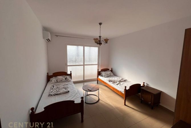 Shtepi me qera 2+1 ne Tirane - 650 Euro
