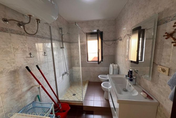 Shtepi me qera 2+1 ne Tirane - 650 Euro