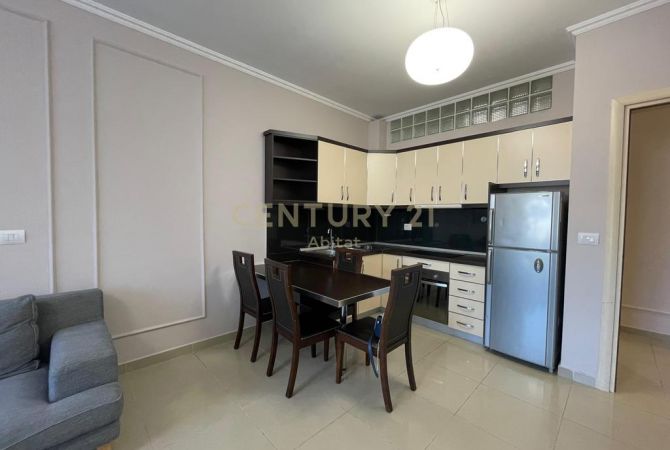 Shtepi me qera Apartament ne Tirane, 1+1, Mobilimi E mobiluar, Pagesa 550  Euro.