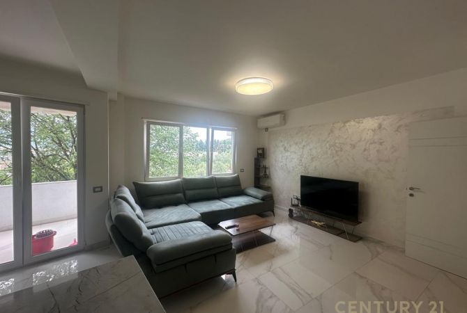Shtepi me qera 2+1 ne Tirane - 750 Euro