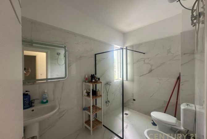 Shtepi me qera Apartament ne Tirane, 2+1, Mobilimi E mobiluar, Pagesa 750  Euro.