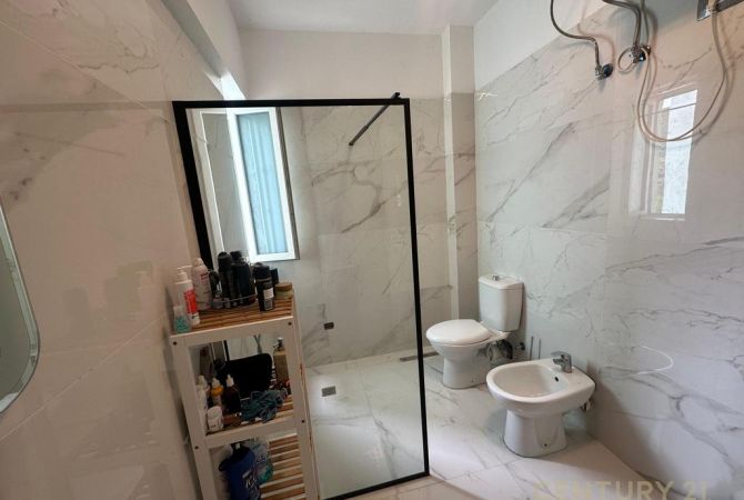 Shtepi me qera 2+1 ne Tirane - 750 Euro