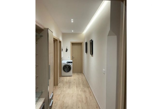 Shtepi me qera 2+1 ne Tirane - 550 Euro
