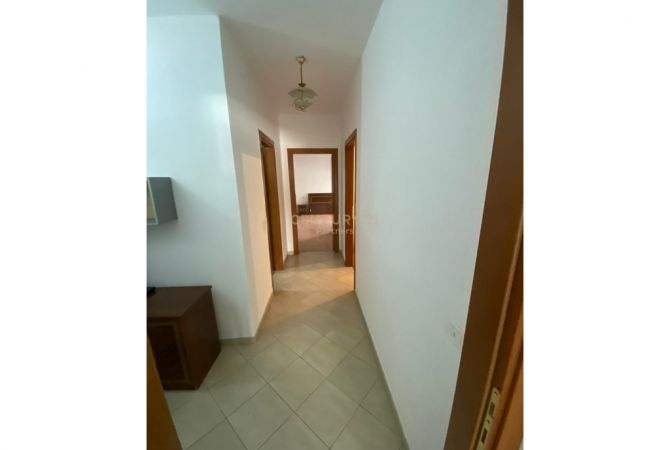 Shtepi me qera 2+1 ne Tirane - 550 Euro
