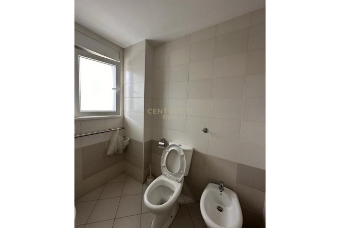 Shtepi me qera Apartament ne Tirane, 1+1, Mobilimi E mobiluar, Pagesa 550  Euro.