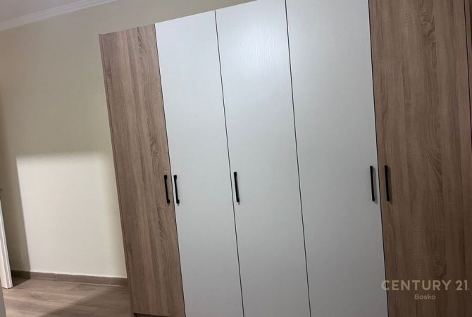 Shtepi me qera Apartament ne Tirane, 2+1, Mobilimi E mobiluar, Pagesa 700  Euro.