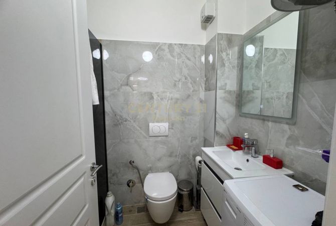 Shtepi me qera Apartament ne Tirane, 1+1, Mobilimi E mobiluar, Pagesa 650  Euro.