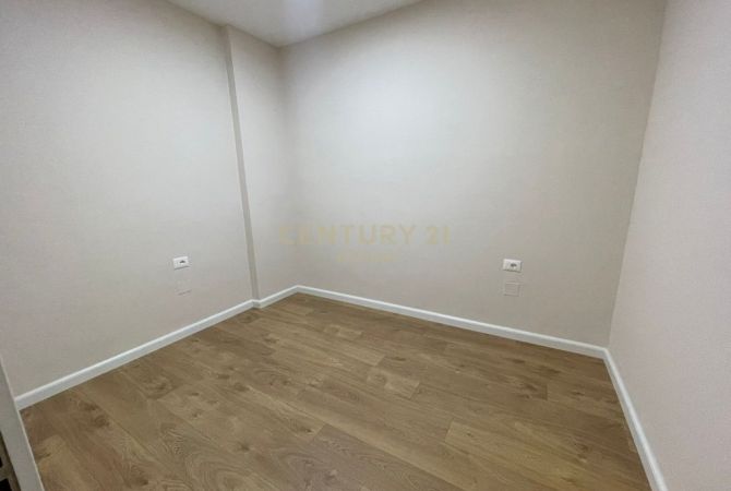 Shtepi me qera Apartament ne Tirane, 2+1, Mobilimi E mobiluar, Pagesa 650  Euro.