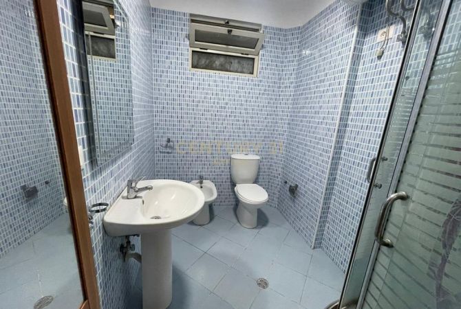 Shtepi me qera Apartament ne Tirane, 2+1, Mobilimi E mobiluar, Pagesa 650  Euro.