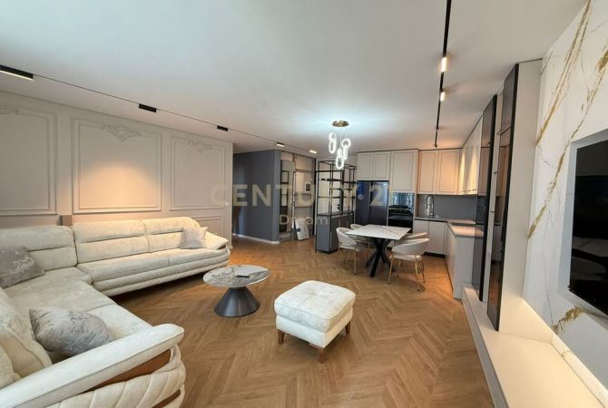 Shtepi me qera 2+1 ne Tirane - 2,000 Euro