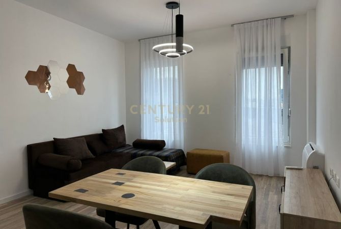 Shtepi me qera 2+1 ne Tirane - 800 Euro