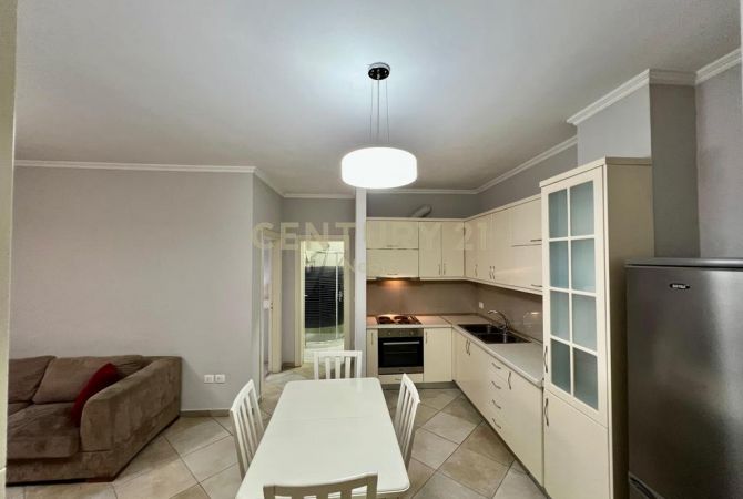 Shtepi me qera Apartament ne Tirane, 1+1, Mobilimi E mobiluar, Pagesa 700  Euro.