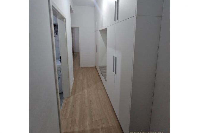 Shtepi me qera 2+1 ne Tirane - 520 Euro