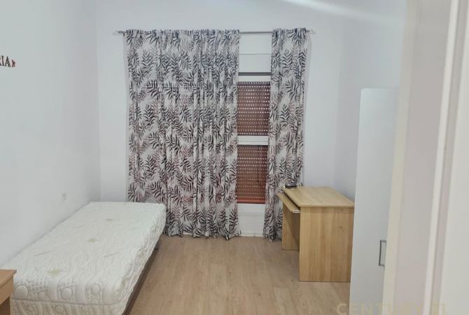 Shtepi me qera Apartament ne Tirane, 2+1, Mobilimi E mobiluar, Pagesa 520  Euro.