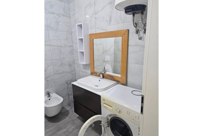 Shtepi me qera Apartament ne Tirane, 2+1, Mobilimi E mobiluar, Pagesa 520  Euro.