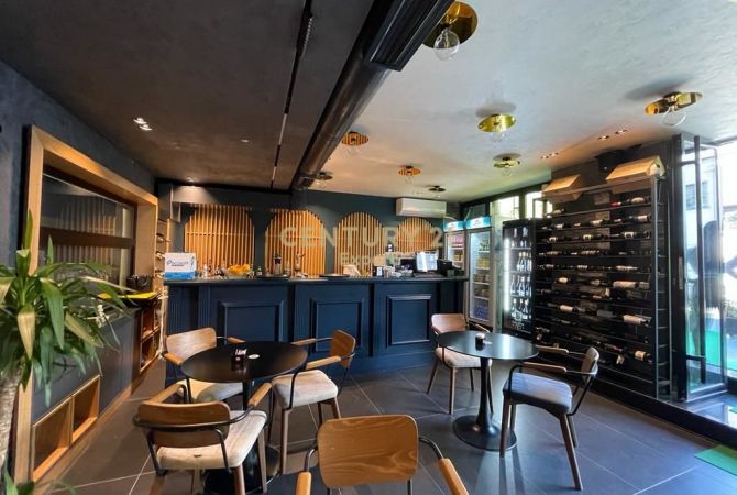 Ambiente Commerciale in Affitto Garsoniere a Tirana - 6,500 Euro