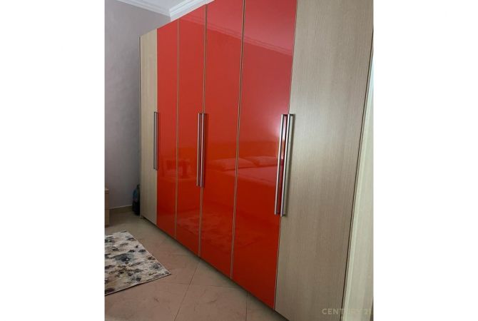 Shtepi me qera Apartament ne Tirane, 1+1, Mobilimi E mobiluar, Pagesa 500  Euro.