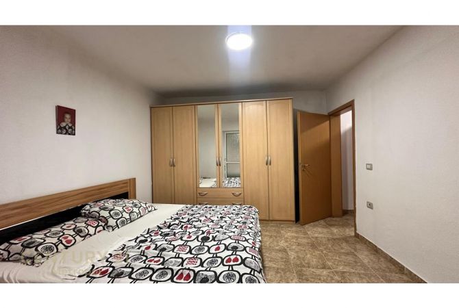 Shtepi ne shitje Apartament ne Tirane, 2+1, Mobilimi E mobiluar, Pagesa 150,000  Euro.