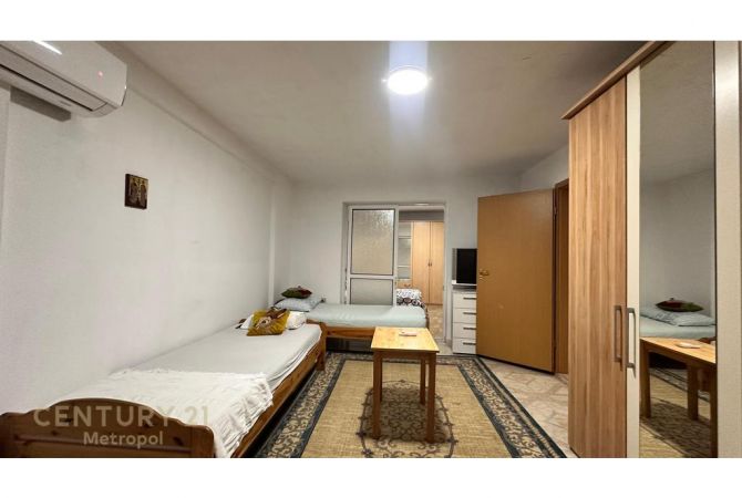 Shtepi ne shitje Apartament ne Tirane, 2+1, Mobilimi E mobiluar, Pagesa 150,000  Euro.