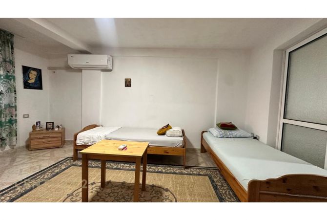 Shtepi ne shitje Apartament ne Tirane, 2+1, Mobilimi E mobiluar, Pagesa 150,000  Euro.