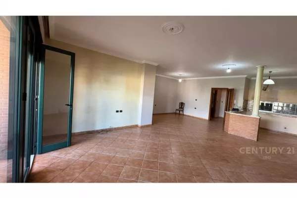 Ambient biznesi me qera 3+1 ne Tirane - 2,000 Euro