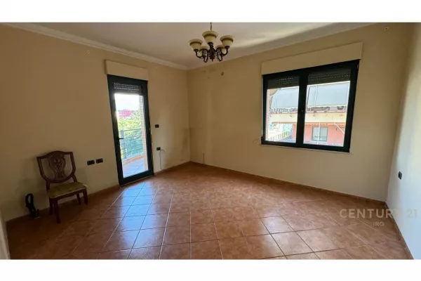 Ambient biznesi me qera 3+1 ne Tirane - 2,000 Euro
