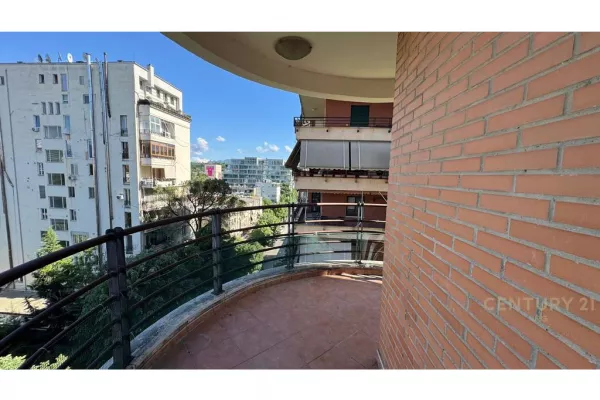 JEPET ME QIRA AMBJENT PER ZYRE NE ISH BLLOK !