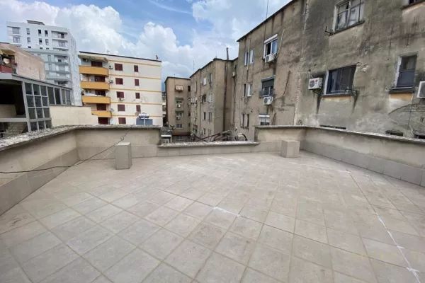 Shtepi me qera Apartament ne Tirane, 2+1, Mobilimi E mobiluar, Pagesa 600  Euro.