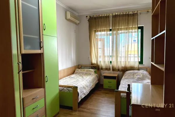 Shtepi me qera Apartament ne Tirane, 2+1, Mobilimi E mobiluar, Pagesa 900  Euro.