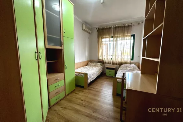 Shtepi me qera Apartament ne Tirane, 2+1, Mobilimi E mobiluar, Pagesa 900  Euro.