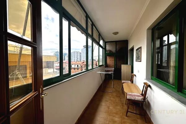 Shtepi me qera Apartament ne Tirane, 2+1, Mobilimi E mobiluar, Pagesa 900  Euro.