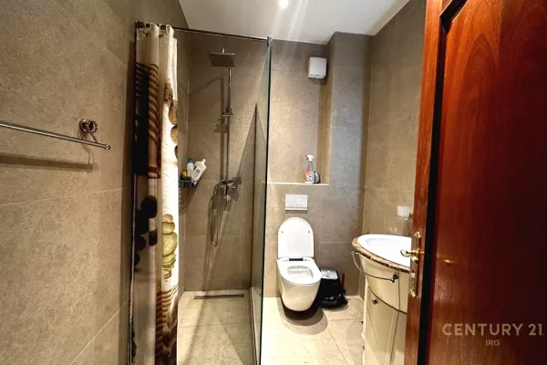 Shtepi me qera Apartament ne Tirane, 2+1, Mobilimi E mobiluar, Pagesa 900  Euro.