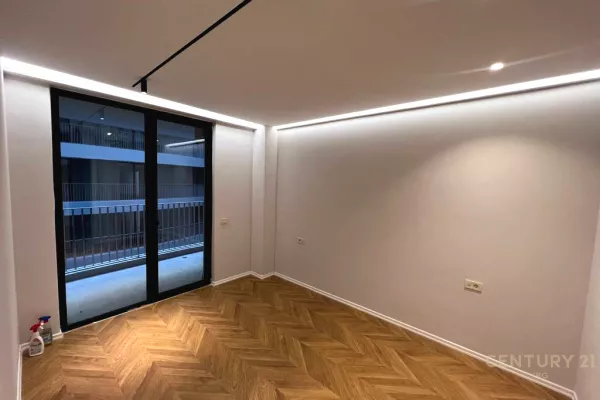 Ambient biznesi me qera 3+1 ne Tirane - 1,500 Euro