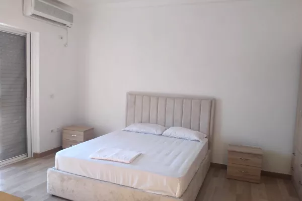 Shtepi me qera Apartament ne Tirane, 2+1, Mobilimi E mobiluar, Pagesa 400  Euro.