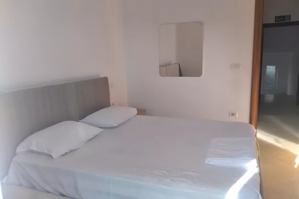 Shtepi me qera 2+1 ne Tirane - 400 Euro