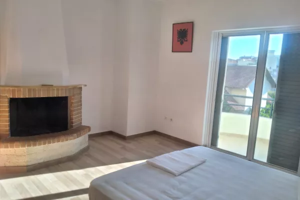 Shtepi me qera 2+1 ne Tirane - 400 Euro