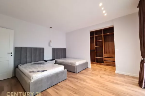 Shtepi me qera Vila Luksoze ne Tirane, 2+1, Mobilimi E mobiluar, Pagesa 3,000  Euro.