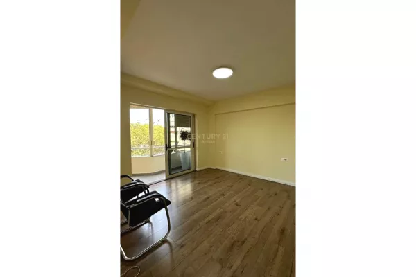 Ambient biznesi per qira tek Toptani!