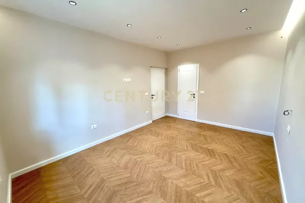 Shtepi ne shitje Apartament ne Tirane, 2+1, Mobilimi Bosh, pa mobiluar, Pagesa 255,000  Euro.