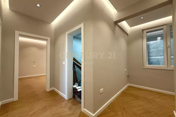 Shtepi ne shitje Apartament ne Tirane, 2+1, Mobilimi Bosh, pa mobiluar, Pagesa 255,000  Euro.