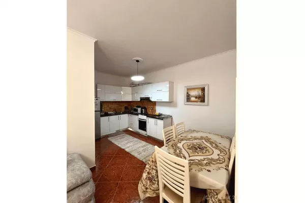 Shtepi me qera Apartament ne Tirane, 2+1, Mobilimi E mobiluar, Pagesa 550  Euro.